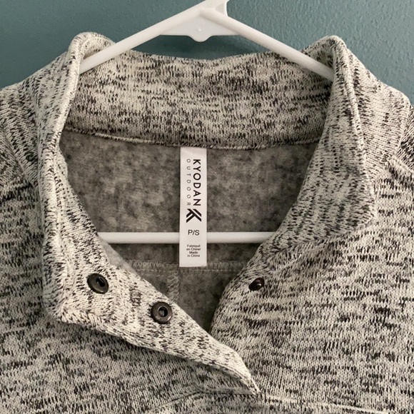 Kyodan Fleece lined pullover in small - Picture 4 of 6